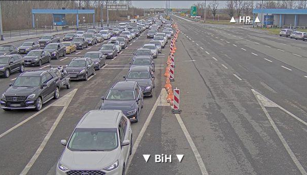 Svilaj Grenzübergang Webcam Live